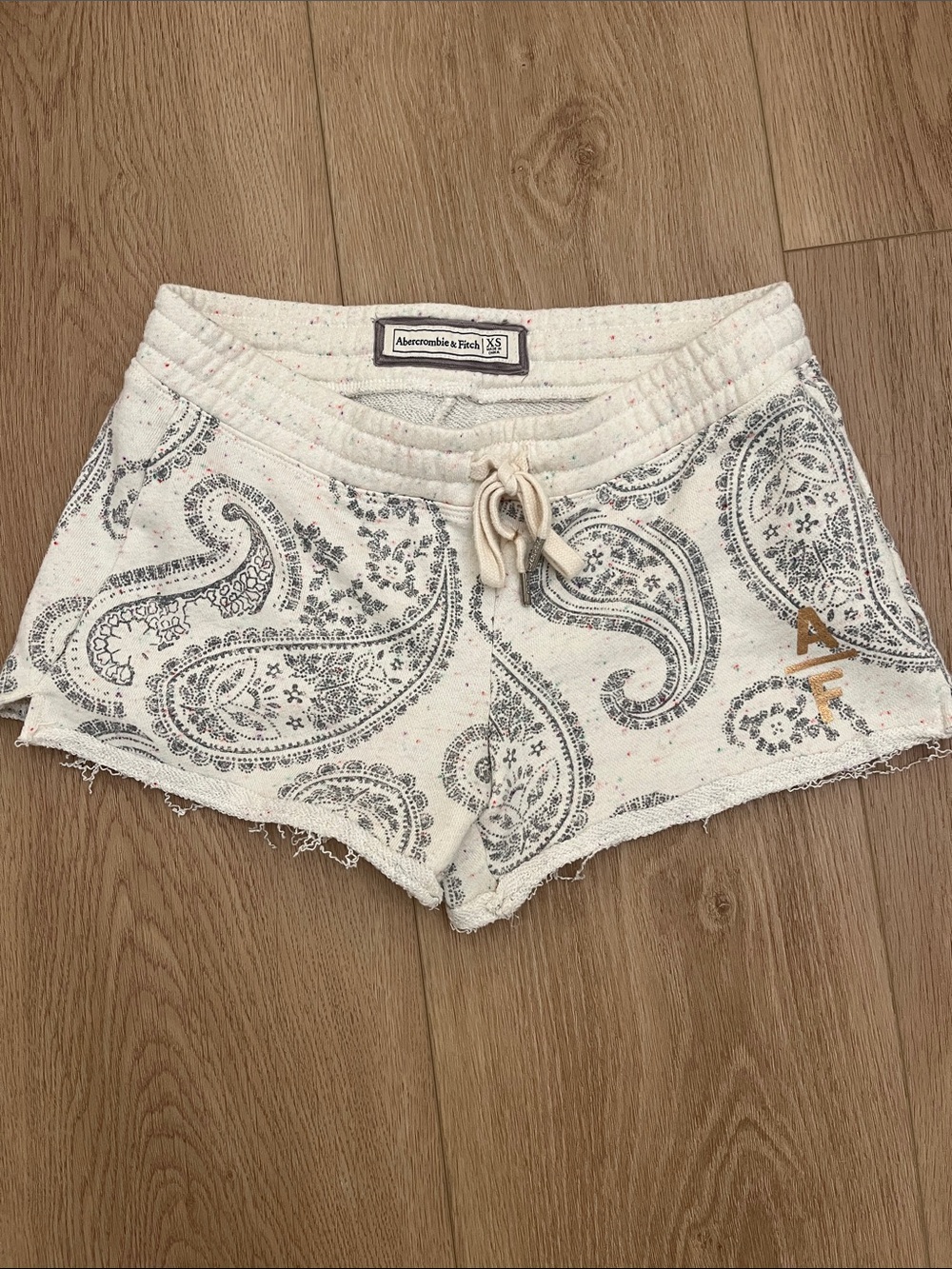 Abercrombie & Fitch Cream Paisley Drawstring Lounge Shorts with Gold Logo